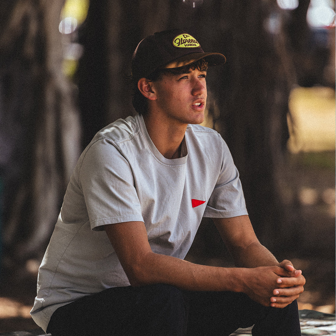버지 티셔츠 Burgee T-Shirt - Willow